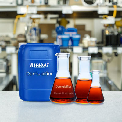 kupować Odpływ wody chemicznej demulgator z wysoką zawartością substancji organicznych odwrotnej fazy demulgator O/W W/O Emulsion Breaker produkcja internetowa