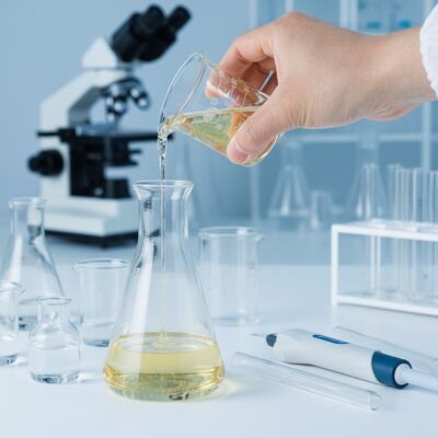 kupować DA203 Wzmocniony Floculacja PolyDADMAC Kationic Polymer Coagulant PDADMAC PDMDAAC do oczyszczania wody o wysokiej zakrętności i oczyszczania ścieków przemysłowych produkcja internetowa